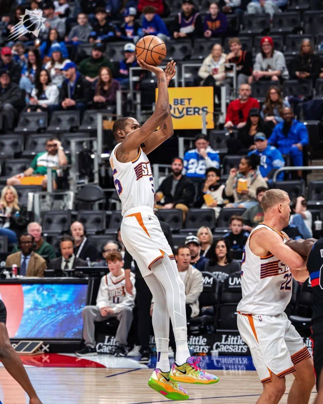 开云-杜兰特在G2比赛中关键助攻，连败引发热议！